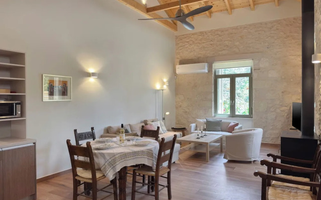 Lithos Residence
