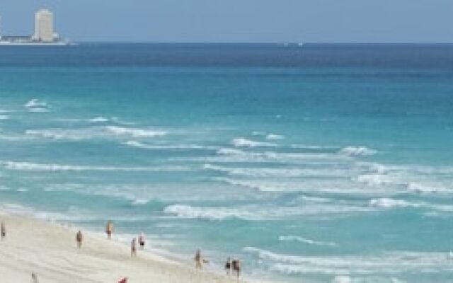 WIVC Coral Mar Resort- Amazing Hotel Zone & Lagoon Views, Enjoy the Tropical Breeze