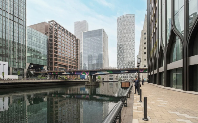 Sensational Two-bedroom Apartment by the River