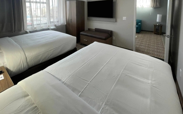 MainStay Suites Bronx - Belmont