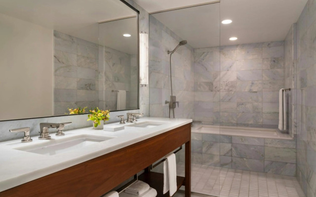 The Ritz-Carlton Residences, Waikiki Beach
