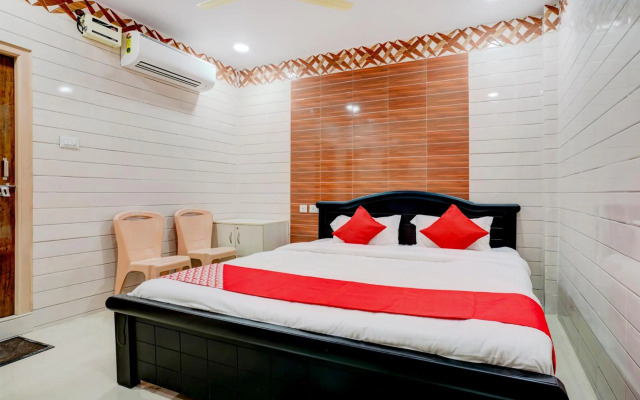 OYO HYD1516 Hotel Aroma Classic