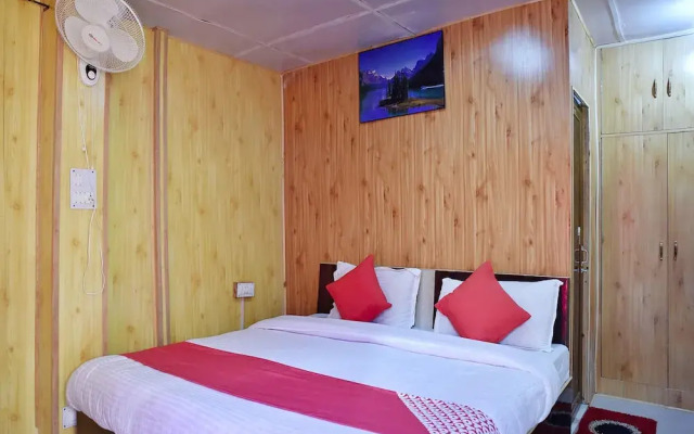 OYO 10633 The Shivalaya Retreat With In