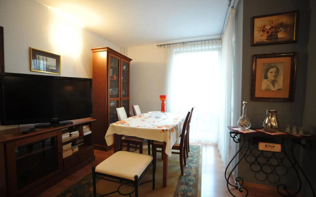 Apartament Tais