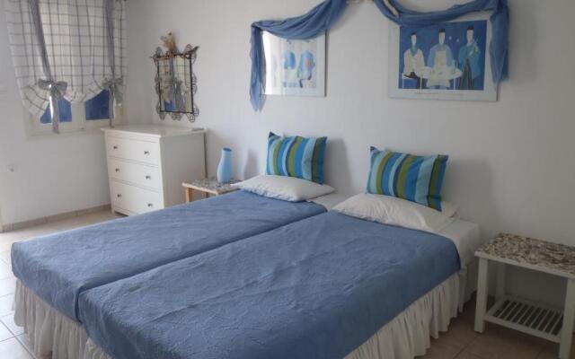 Plori Studios and Apartments