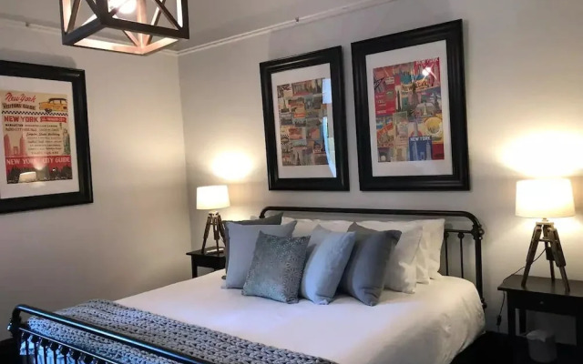 Hollidge House Apartments