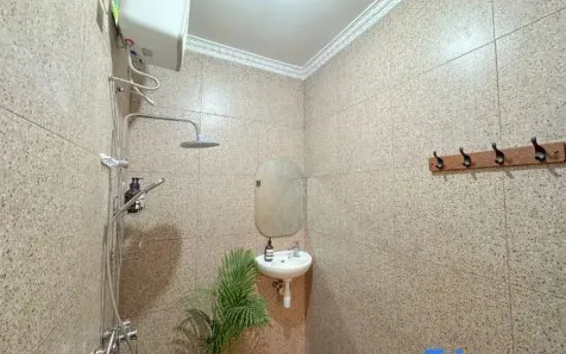 Modern Javanese 4BR Home Near Keraton Yogya