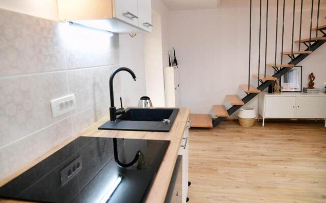 Apartment D & Studio L