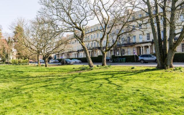 Luxury Apartment - 18 Lansdown Crescent