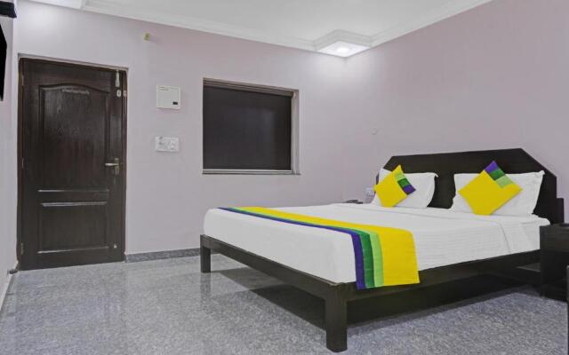 Itsy Hotels Raj Resort, Calangute