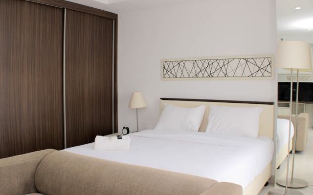 Warm And Cozy Studio At Azalea Suites Apartment