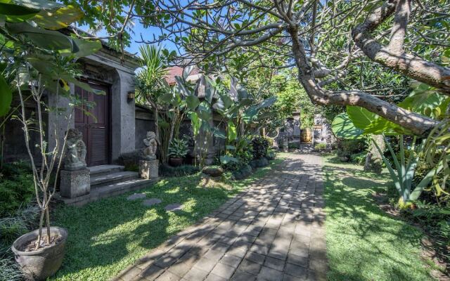 Ubud Raya Villa