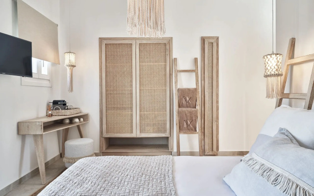 Volcano Luxury Suites Milos - Adults Only