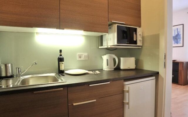 Hillside Premium Apartments