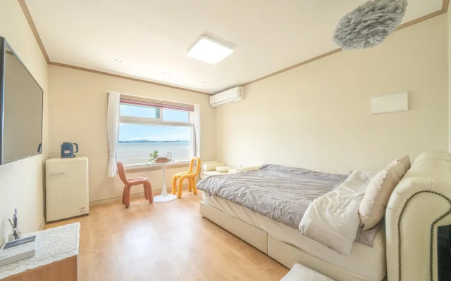 Yeosu Canada meo Village pet Pension