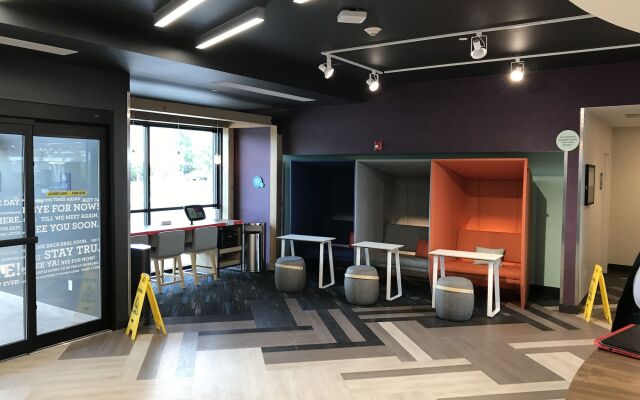 Tru by Hilton Cedar Rapids Westdale