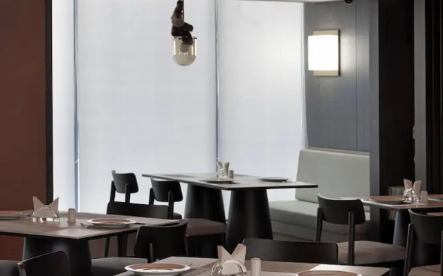 Cnhol Radient Hotel