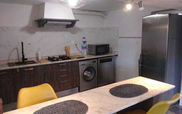 Charming 2-bed House in Sesimbra