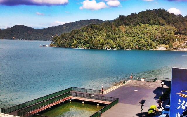 Lake Inn