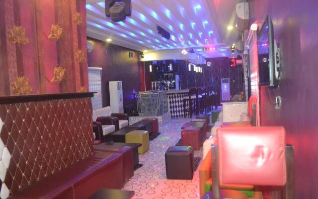 Mac Dove Lounge & Suites ltd
