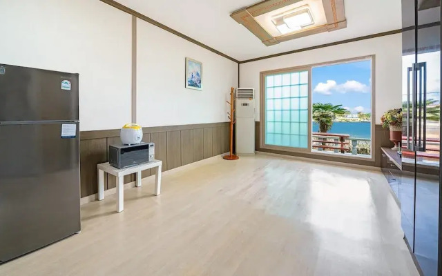Geoje Youngsu Pension