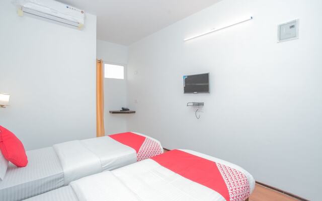 OYO 12525 Aditya Inn