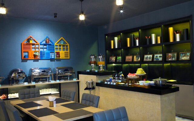 Good Vibes Central Hotel