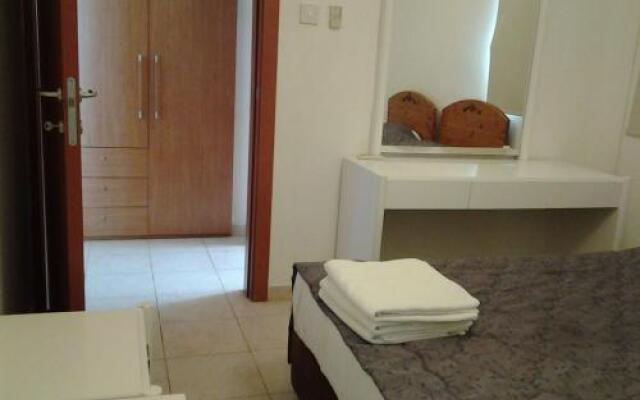 Artemis Karas Holidays Apartment