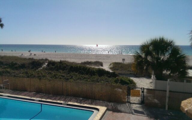 Club Bamboo South - Bradenton Beach