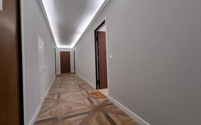 Via Battisti 13 (Adults Only)