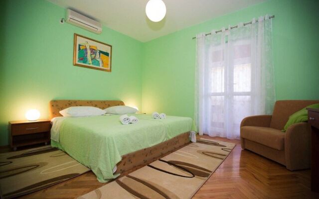 Sunflower Apartment