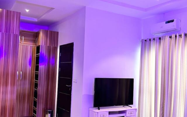 Luxury Shortlet Apartment LBS, AJAH