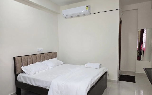 Om Sri Vigneshwara Palani Grand Hotel