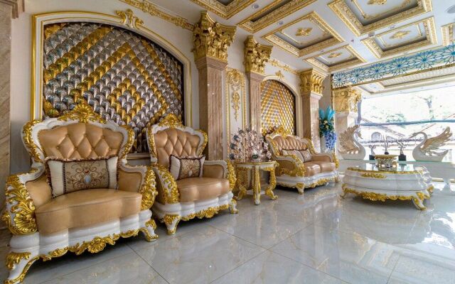 RedDoorz Premium @ Cao Thang Street