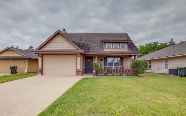 Pet-friendly Texas Retreat w/ Fenced-in Yard!