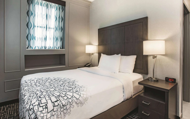 La Quinta Inn & Suites by Wyndham Baltimore Downtown