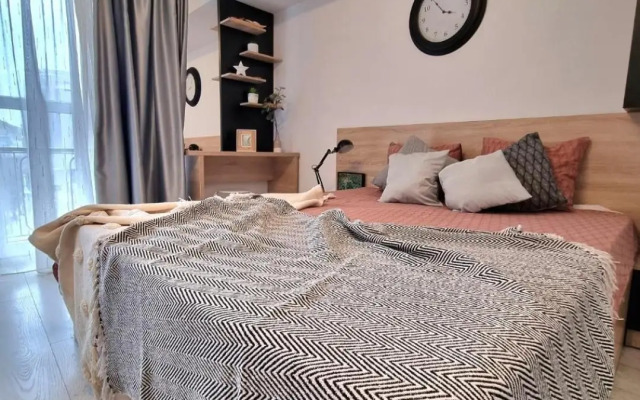 Studio Central Exer I