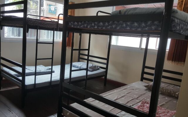 Bangkok Legend Guesthouse