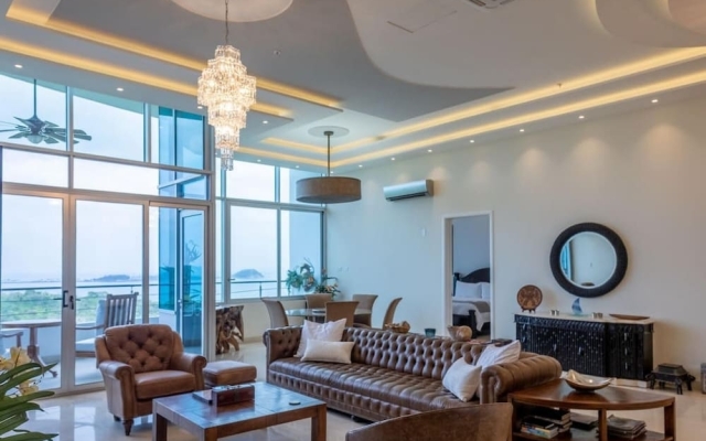 24o Penthouse Unique Design 2 Balconies Oceanview