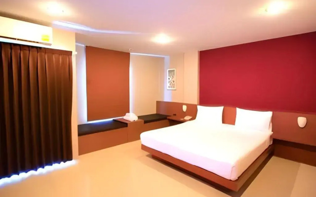 The Plubpla Serviced Apartment