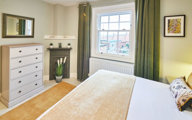 Host Stay 1 Coastguard Cottages