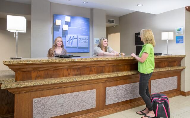 Holiday Inn Express Hotel & Suites Concordia, an IHG Hotel