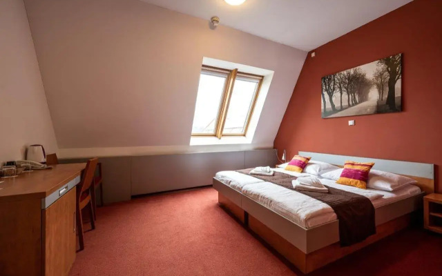 Hotel Ruby Blue