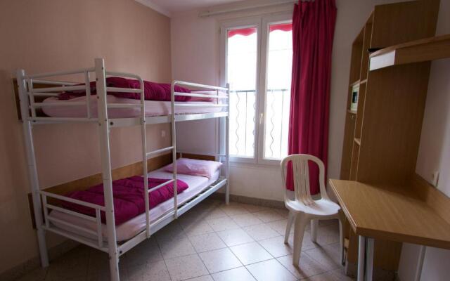 Bastille Hostel