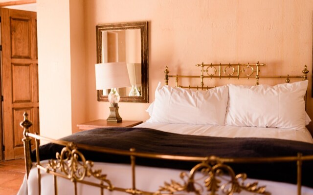 Riad Mellado by Grupo Afekto