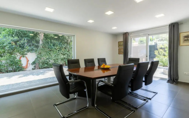 Luxury 3-bedroom House in Central Glyfada