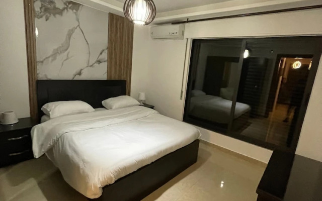 Apartment With Modern Amenities