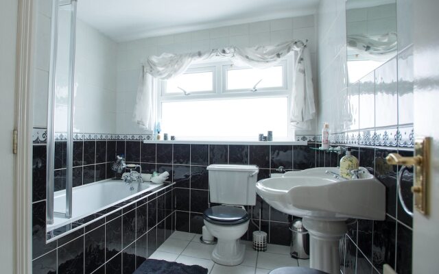 Cul-Erg House & Kitchen