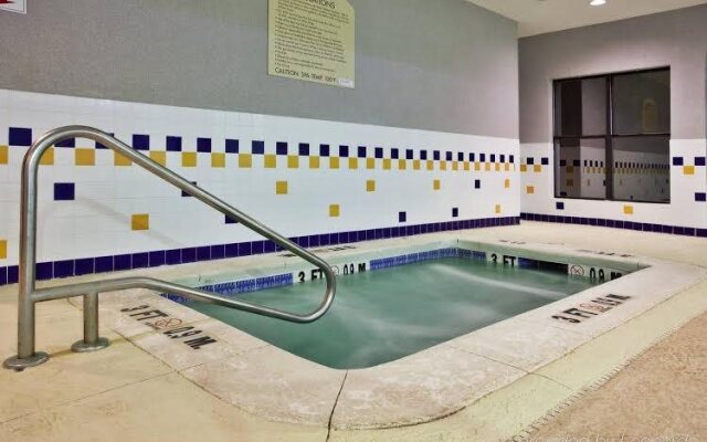 Express Inn & Suites - Griffin