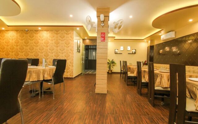 OYO 4998 Sara Residency